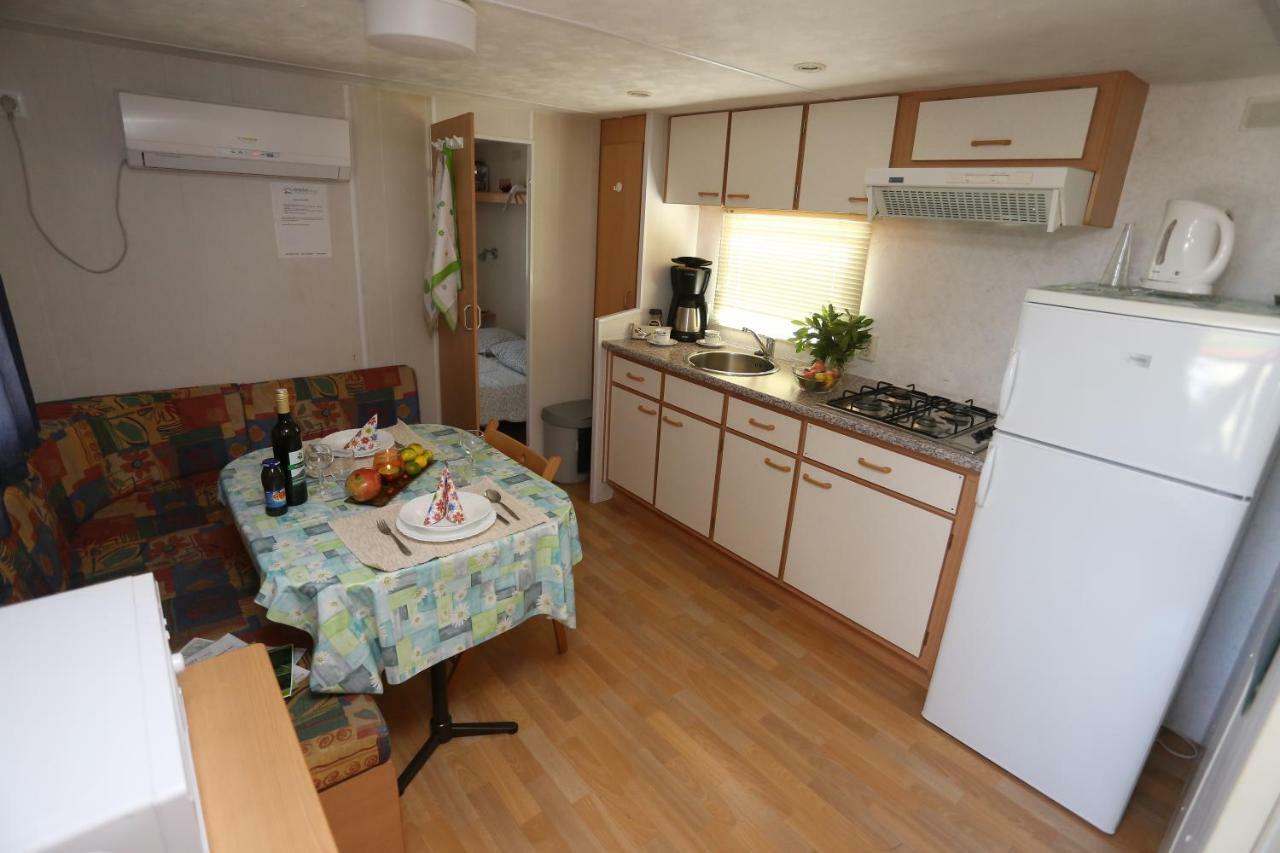Mobile Homes Dole Živogošće Buitenkant foto